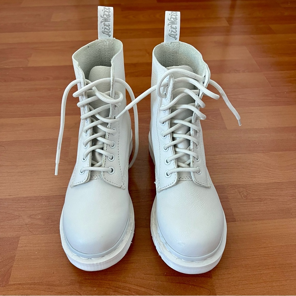 Doc Martens 1940 Smooth Leather Pascal Mono All White Boots